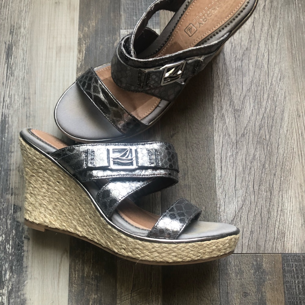 Sperry wedge metallic silver